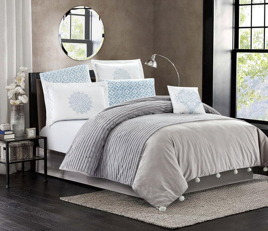 Custom Light Gray Microfiber Comforter Set | OEM & ODM Bedding Manufacturer | Quilted Velvet Plush Duvet | Factory Direct Hotel & Home Bedding Supplier