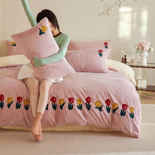 Cozy Tulip Garden Plush Duvet Cover Set Twin/Full, Pink 100% Polyester Fleece Bedding with Pillowcases, Warm Kawaii Dorm Bed Set, OEM ODM Factory Custom Floral Design for Bulk Orders
