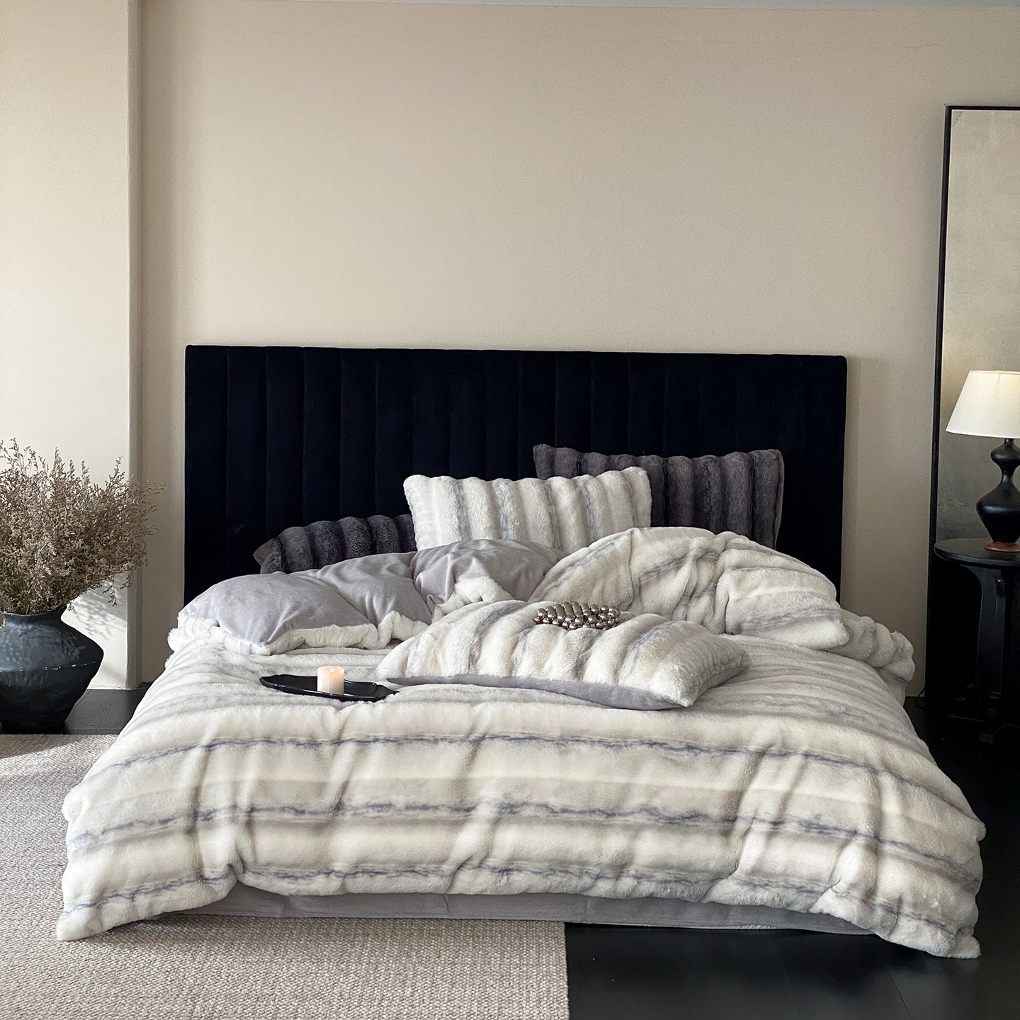 Gradient Grey Faux Fur Comforter Cover Set King, 100% Polyester Plush Winter Bedding with Pillow Shams, Minimal Luxury Hotel Look, OEM ODM Bedding Factory Custom Color & Bulk Production