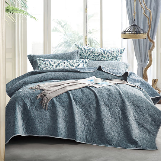 Light Blue Embossed Bedding Set – Refreshing Coastal Elegance for Modern Bedrooms