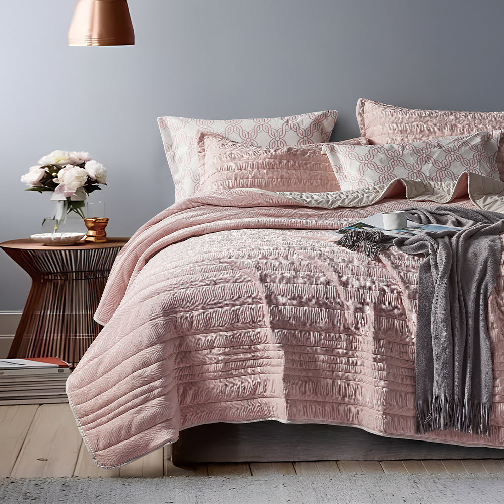 Blush Pink Textured Bedding Set – Soft Elegance for a Modern Romantic Bedroom