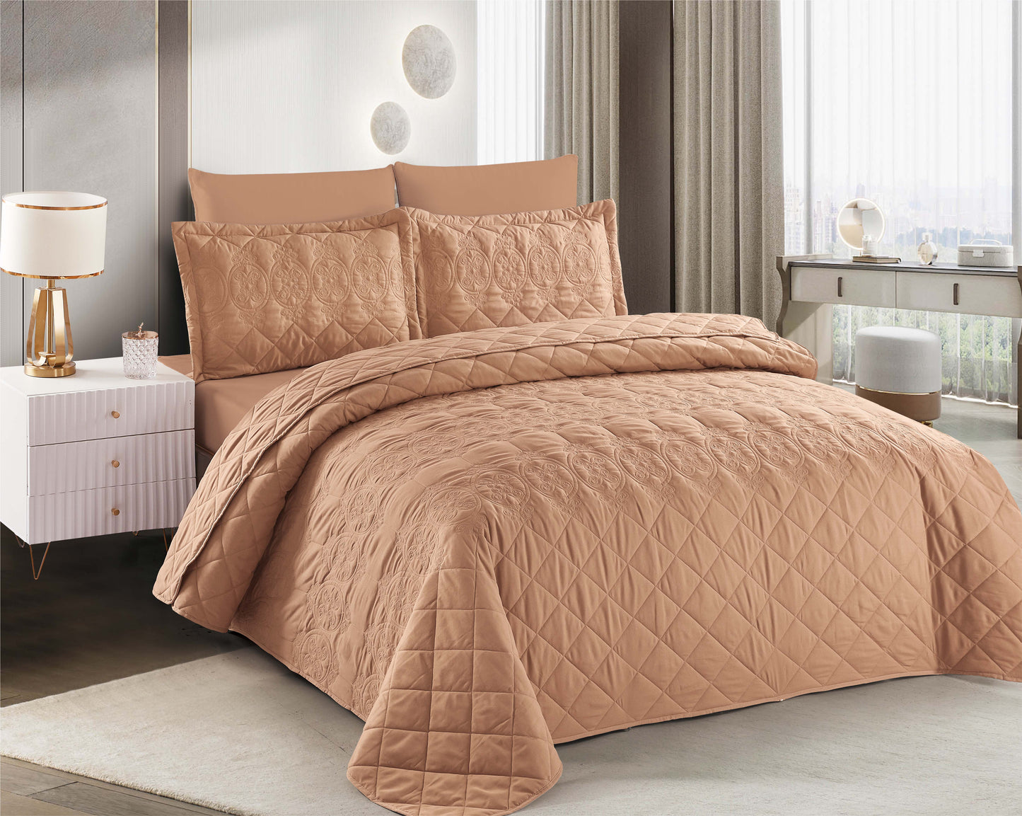 Soft Pink Microfiber Quilted Bedspread Set | Lightweight All-Season Bedding with 1 Bedspread, 2 Pillowcases & 2 Shams | Cozy, Elegant Design for Family Bedrooms | Twin–Cal King Sizes