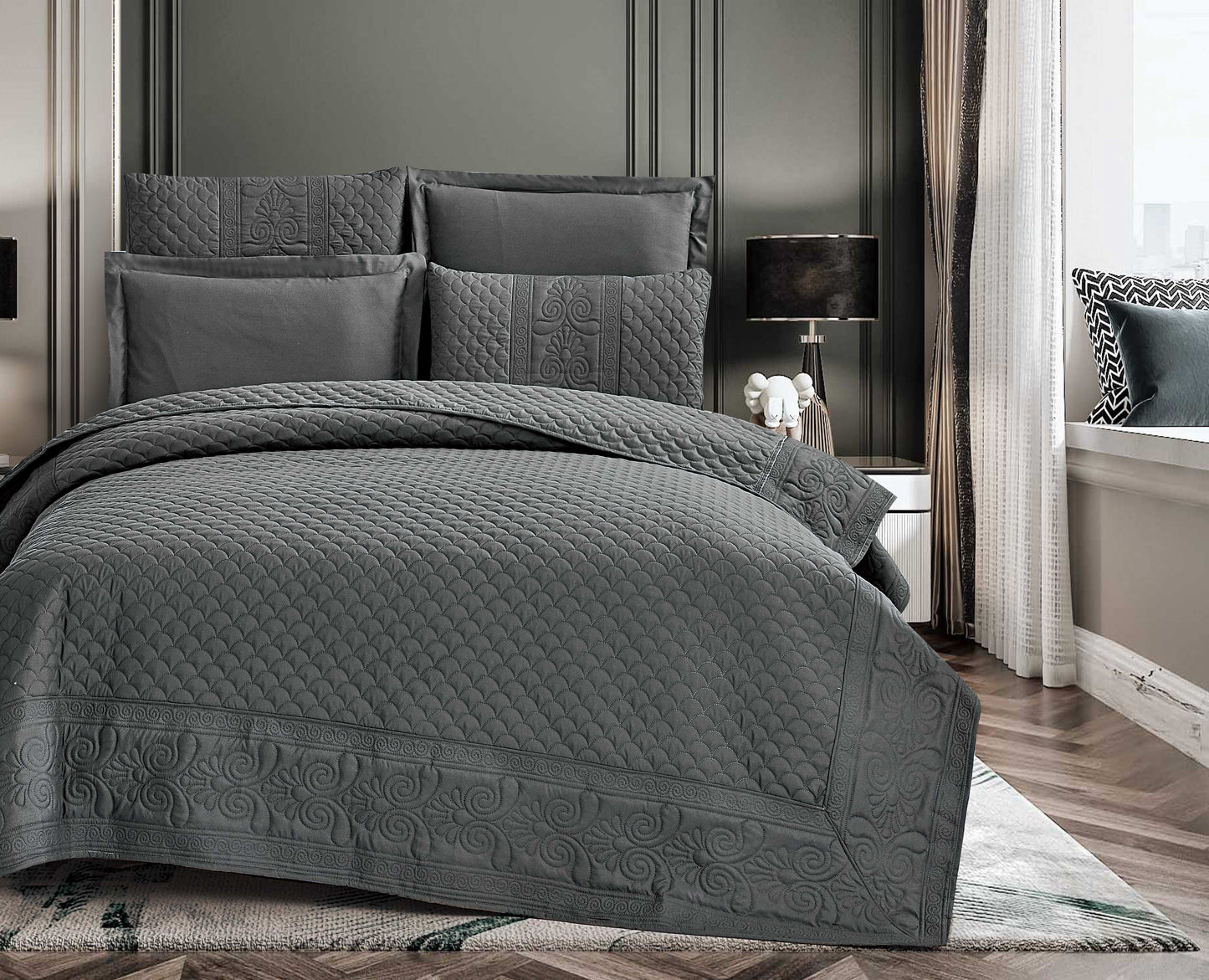 Soft Microfiber Quilted Bedspread Set in Light Gray | Lightweight All-Season Bedding with 1 Bedspread, 2 Pillowcases & 2 Shams | Elegant Textured Design for Cozy Family Bedrooms | Twin–Cal King Sizes