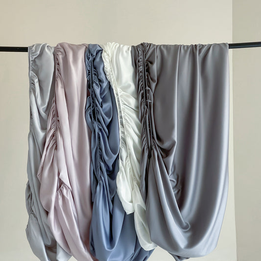 Satin Silk Fitted Sheet Queen King Size, Luxury Silky Soft Bed Sheet with Deep Pocket, Wrinkle Resistant Cooling Fitted Sheet for Mattress, Breathable Smooth Satin Bedding Sheet for Bedroom Hotel Dorm, Elegant Colors