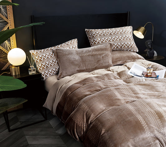 7-Piece Comforter Set, Beige Geometric Design, Includes Comforter, Pillowcases, and Cushions