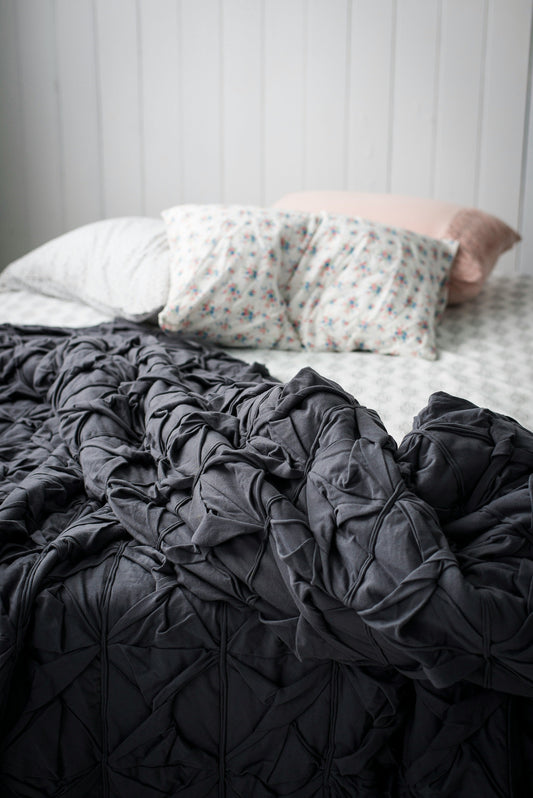 How to Wash Silk Pillowcase to Keep It Looking Pristine for Years? - Bedding Factory&Supplier