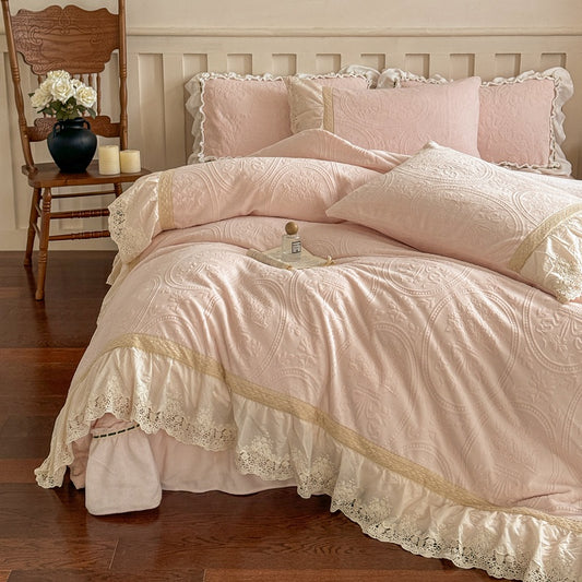 Dusty Pink Textured Duvet Cover Set Queen, 100% Polyester Vintage Lace Ruffle Bedding with Pillow Shams, European Romantic Matelassé Style, OEM ODM Bedding Factory Private Label & Custom Order Support
