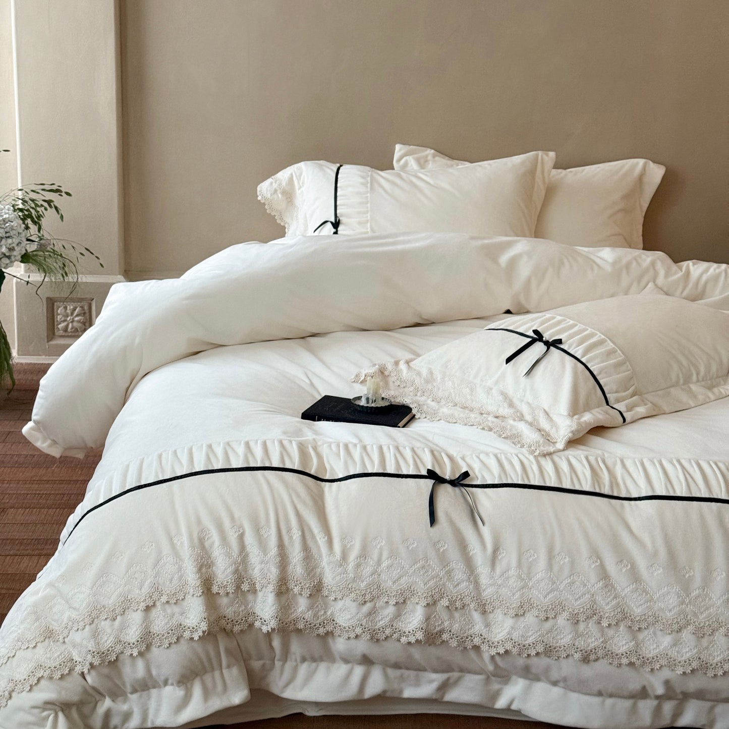White Duvet Cover Set with Black Ribbon Trim King, 100% Polyester Lace Detail Bedding with Pillow Shams, Parisian Romantic Bed Set, In-House OEM ODM Factory Custom Design for Brands & Hotels