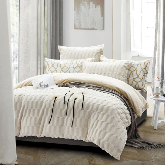 Cream Textured Bedding Set – Soft Minimalist Luxury for Modern Bedrooms