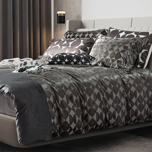 Graues Bettdeckenset mit modernem geometrischem Design und raffinierter Textur